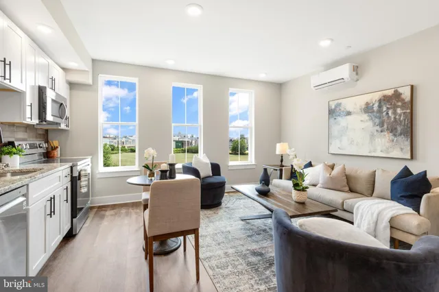 $1,295 | 1924 North Front Street, Unit 207, Philadelphia, PA 19122