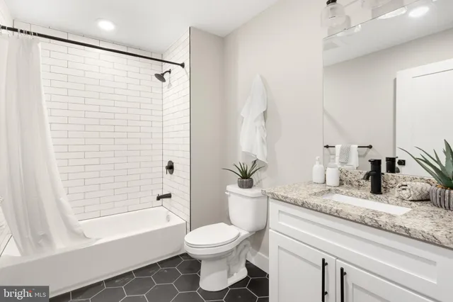 $1,295 | 1924 North Front Street, Unit 207, Philadelphia, PA 19122