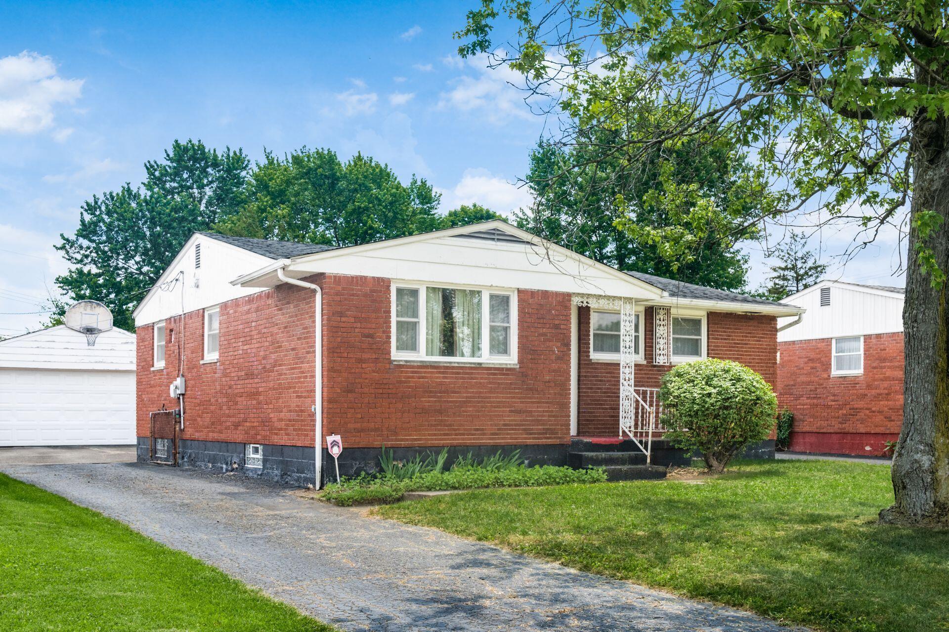 3909 Harwood Road Columbus, OH 43228 - Photo 2 of 22 004_ Rd Columbus OH 43228 USA