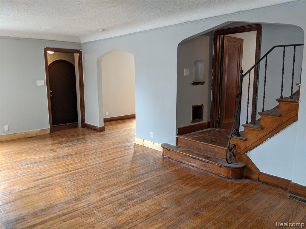 5261 Audubon Road Detroit, MI 48224 - Photo 3 of 11