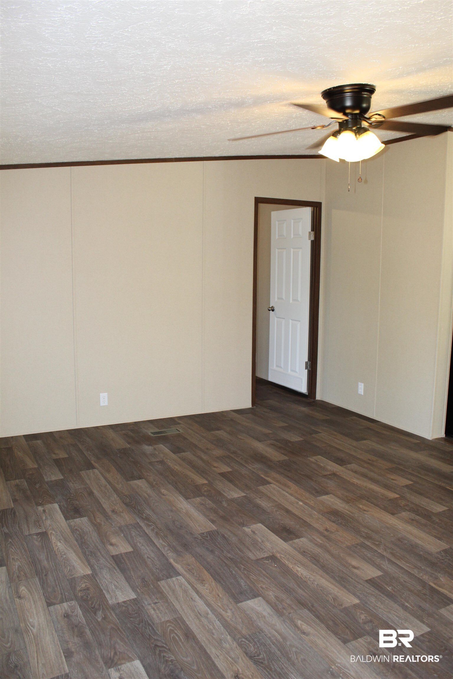 21953 Hubbard Road Robertsdale, AL 36567 - Photo 3 of 26 Gallery Image 3