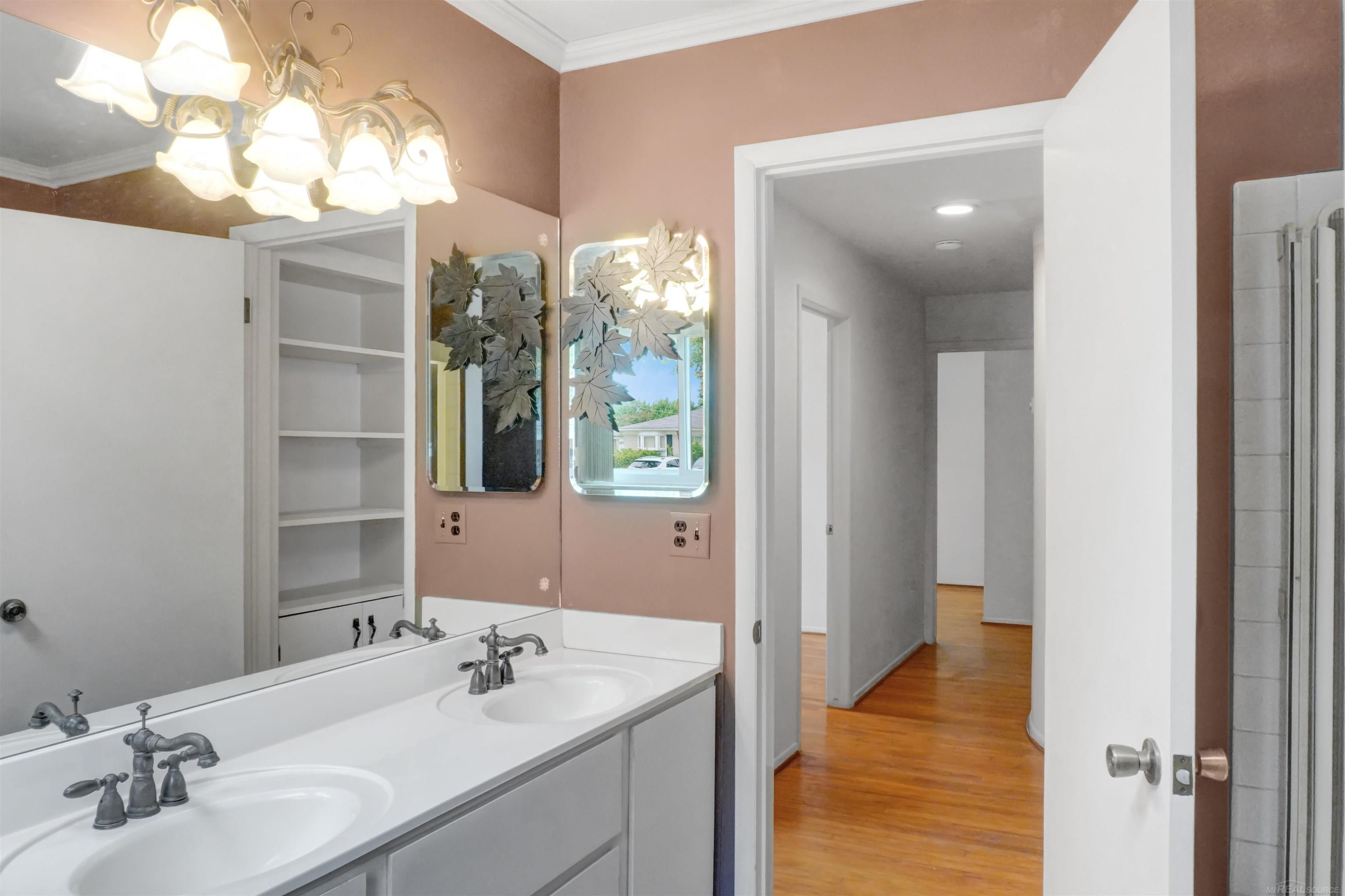 33726 Dyar Court Sterling Heights, MI 48310 - Photo 19 of 45 50212311-253ef20e-f81f-4179-8abb-29e08b0d51d4.JPG