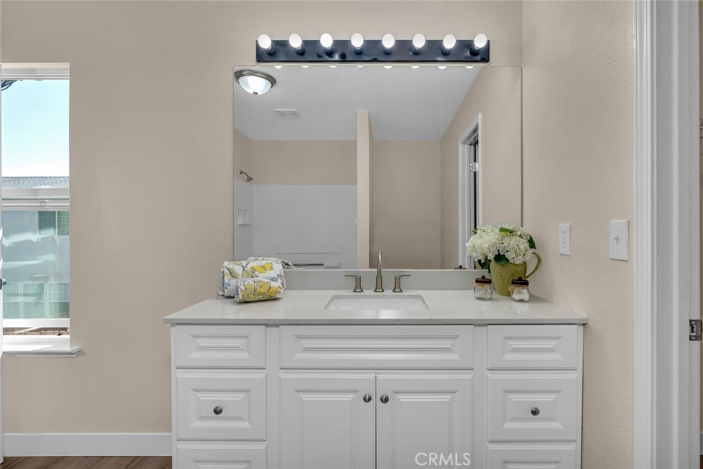 3758 Morning Glory Avenue Merced, CA 95348 - Photo 33 of 50 primary vanity area