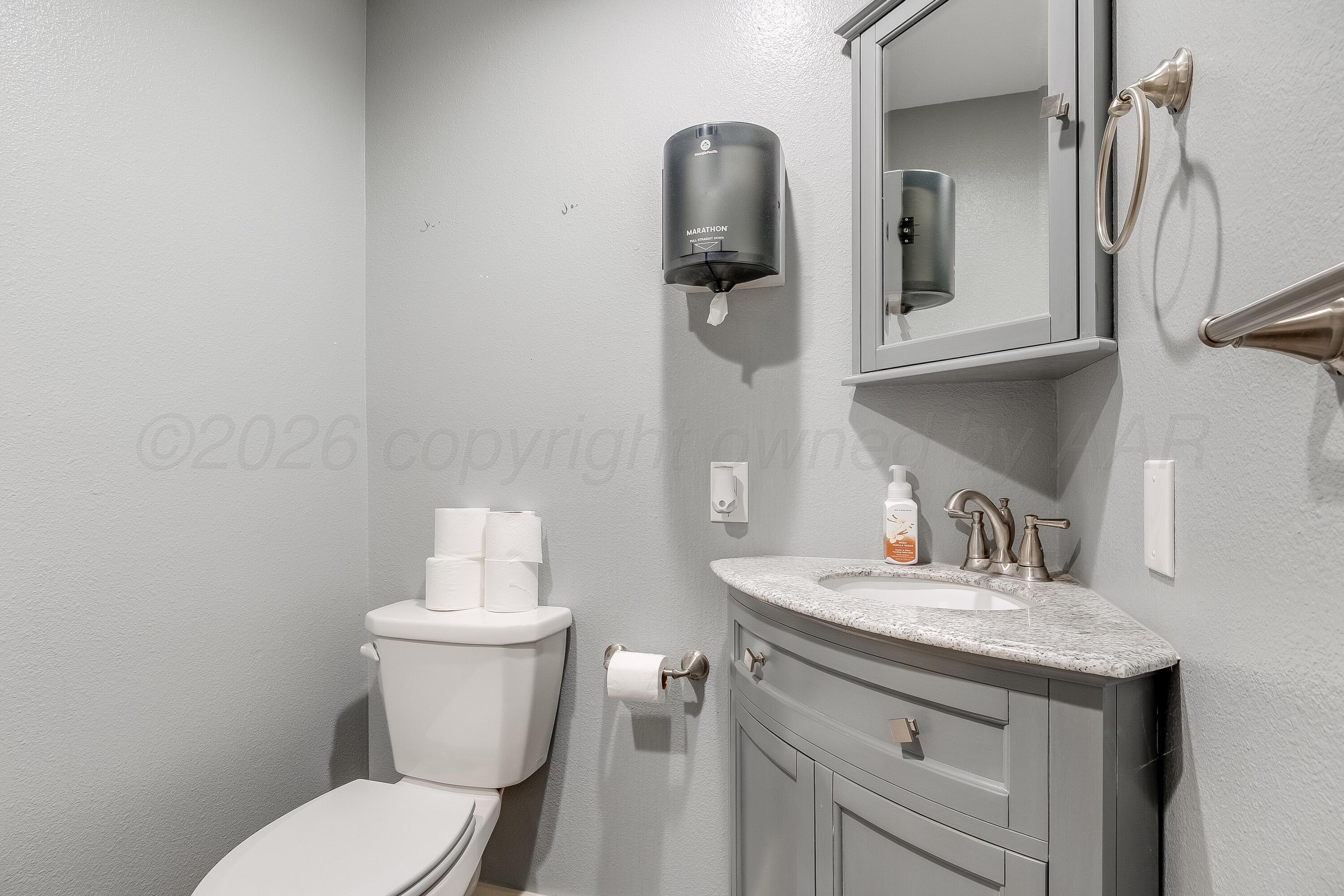 20 Nottingham Road Amarillo, TX 79124 - Photo 56 of 69 Bathroom - upstairs - 2