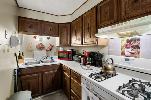 $1,290,000 | 105 Park Street, Fall River, MA 02721