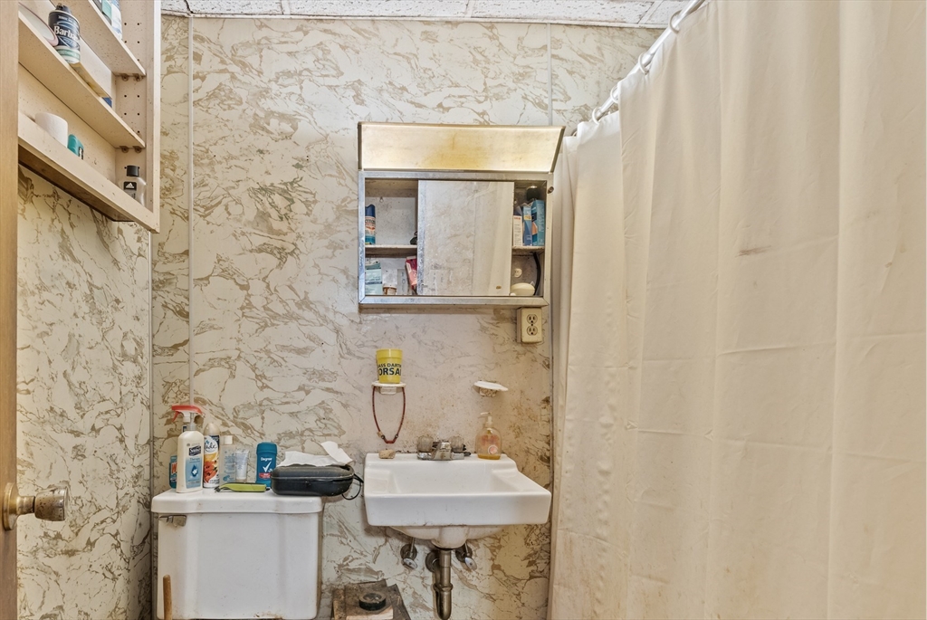 105 Park Street Fall River, MA 02721 - Photo 38 of 42