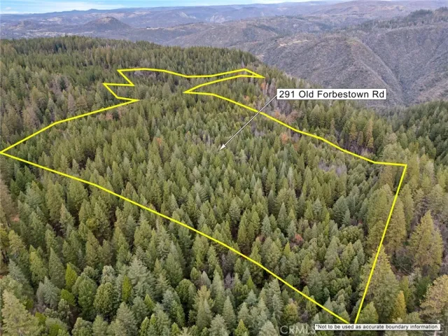 a view of a tennis court