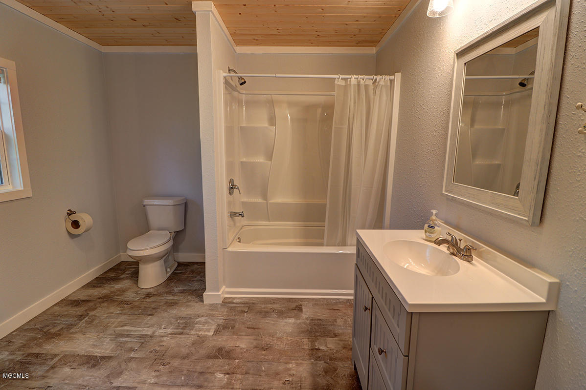 19 Campground Road McHenry, MS 39561 - Photo 4 of 13 MasterBath1
