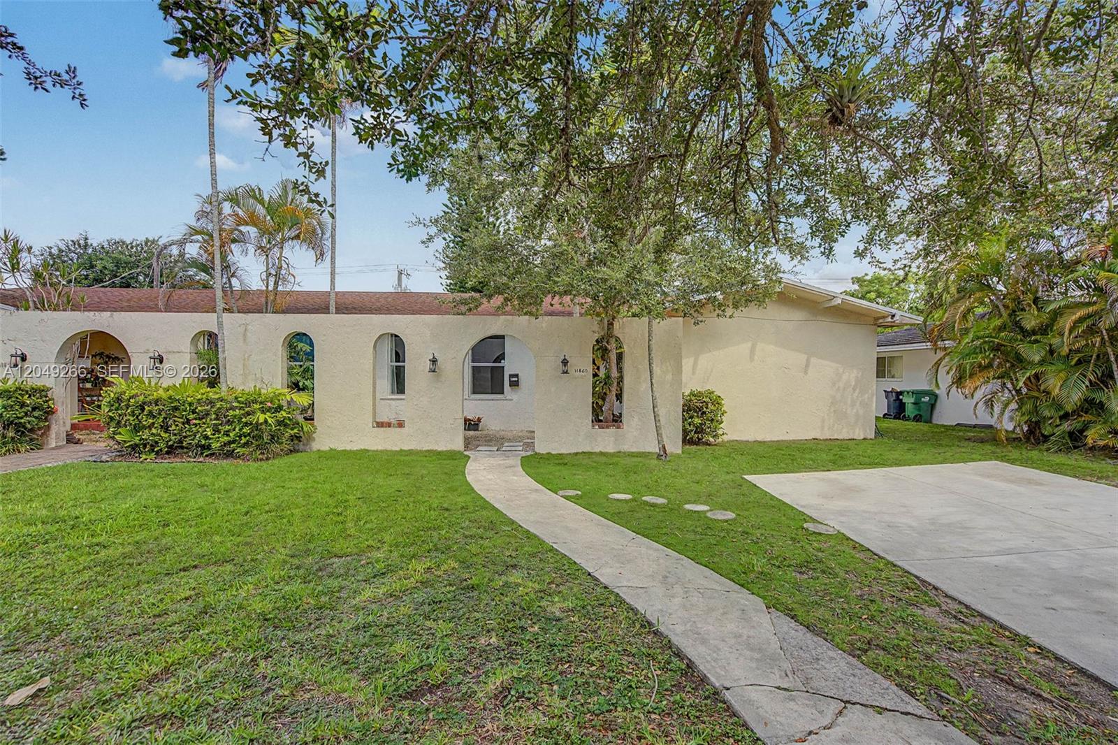 11860 Southwest 81st Road, Unit 11860 Pinecrest, FL 33156 - Photo 23 of 24