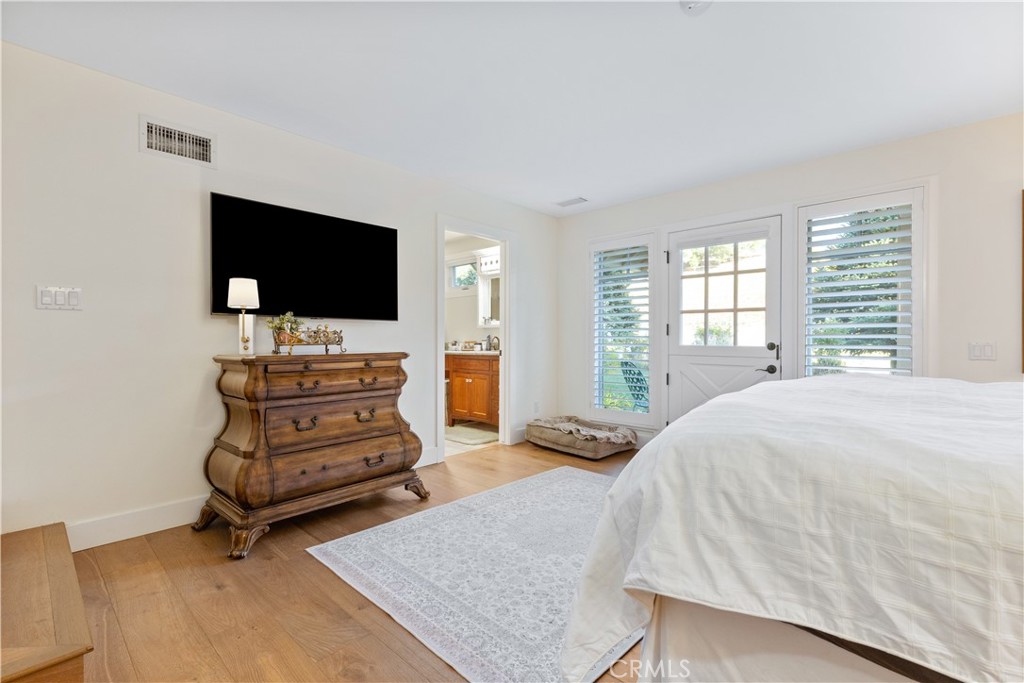 1545 Willow Creek Road Paso Robles, CA 93446 - Photo 24 of 52 Primary suite includes dual ensuite bathrooms for added convenience and functionality.