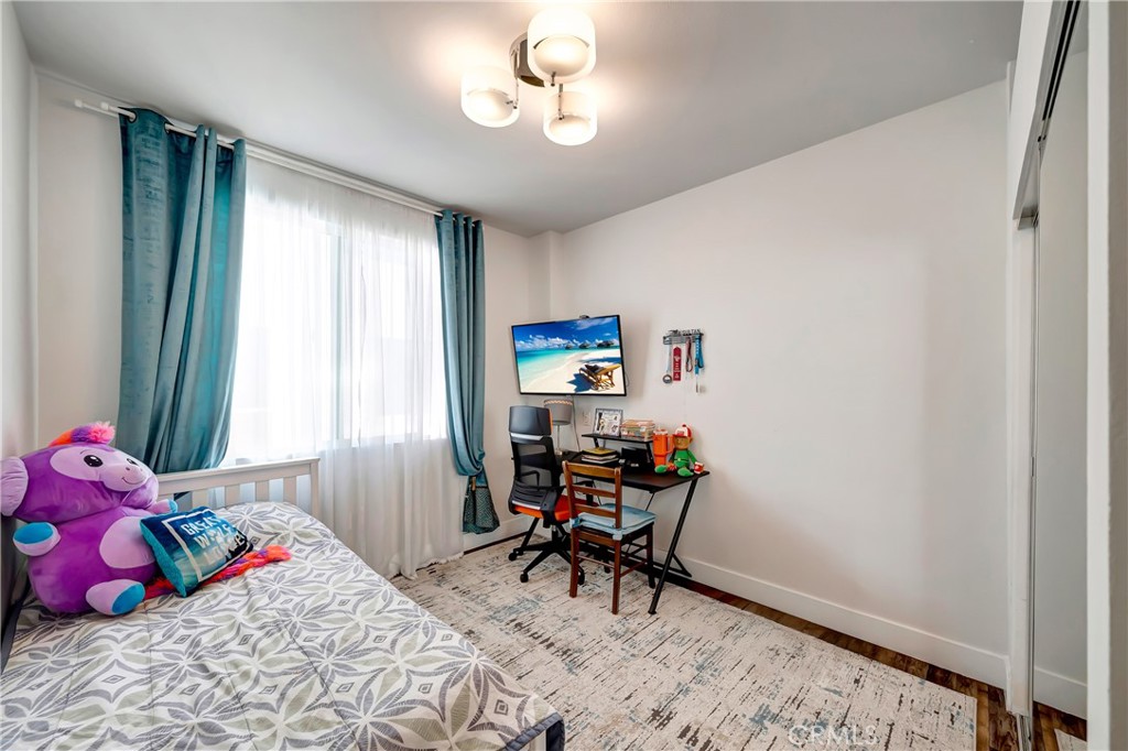 8427 Tweedy Lane Downey, CA 90240 - Photo 11 of 19