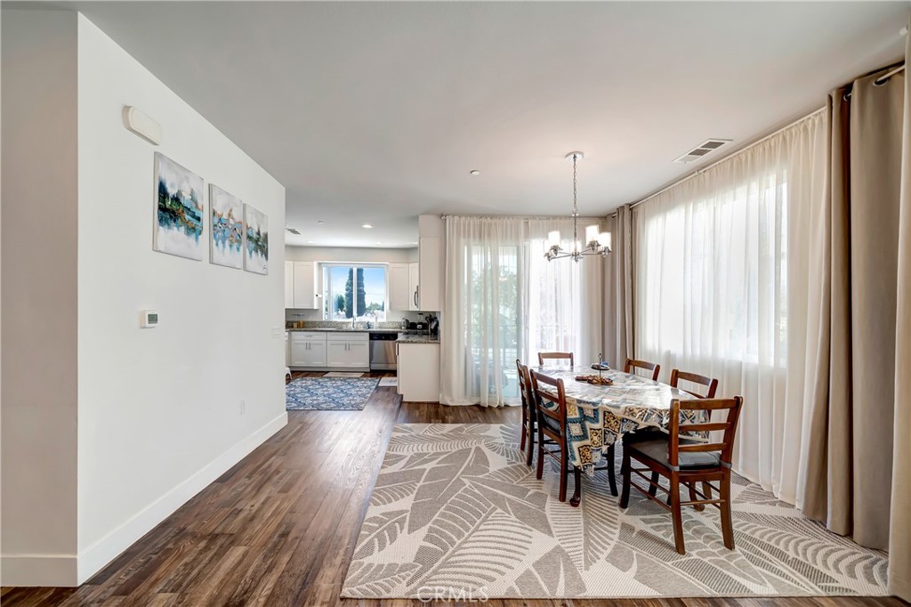 8427 Tweedy Lane Downey, CA 90240 - Photo 5 of 19