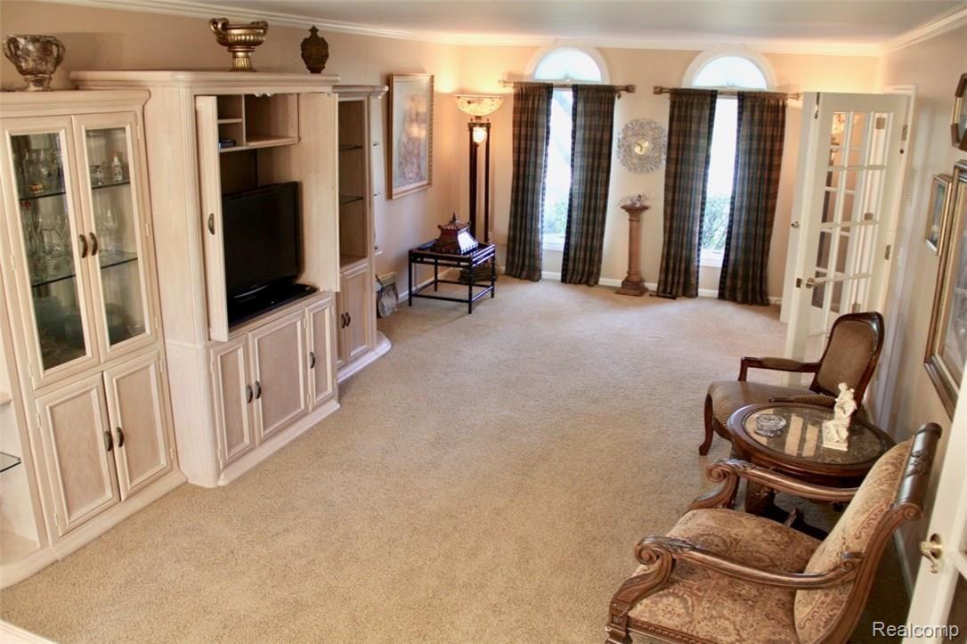 3584 Wedgewood Drive Rochester, MI 48306 - Photo 13 of 37 Main living room.jpg