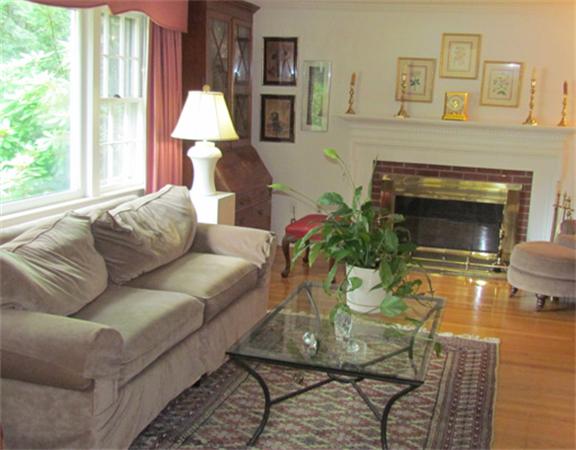 68 Cleveland Road Wellesley, MA 02481 - Photo 2 of 9