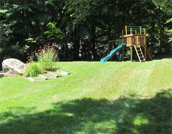 68 Cleveland Road Wellesley, MA 02481 - Photo 8 of 9
