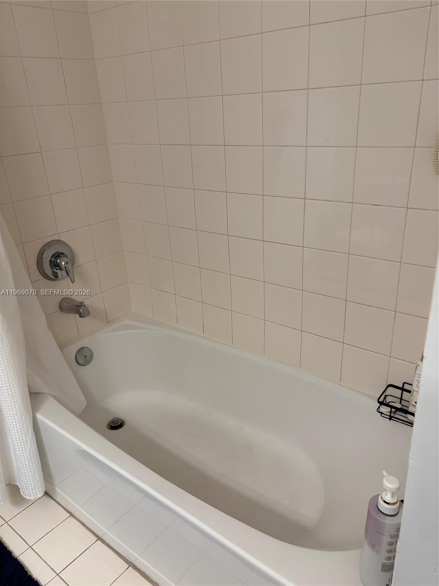 2101 Brickell Avenue, Unit 1807 Miami, FL 33129 - Photo 31 of 39