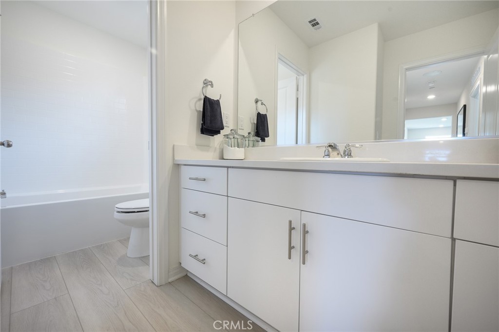 2431 Gunner Ridge Way Rialto, CA 92377 - Photo 12 of 27