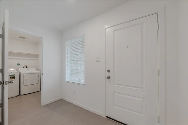 a view of utility room