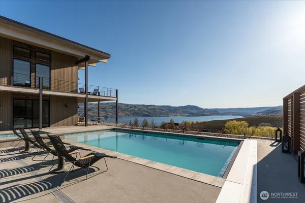 $1,740,000 | 140 Clos Chevalle Road, Chelan, WA 98816