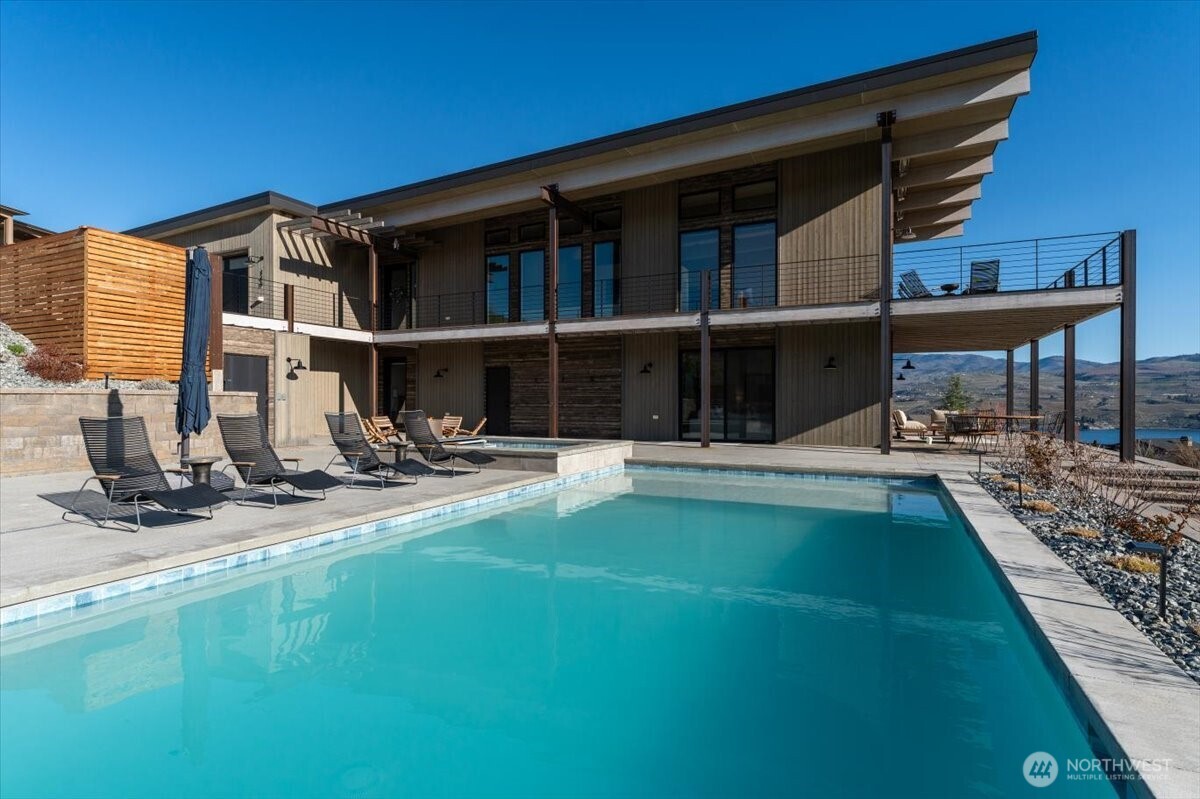 140 Clos Chevalle Road Chelan, WA 98816 - Photo 2 of 40