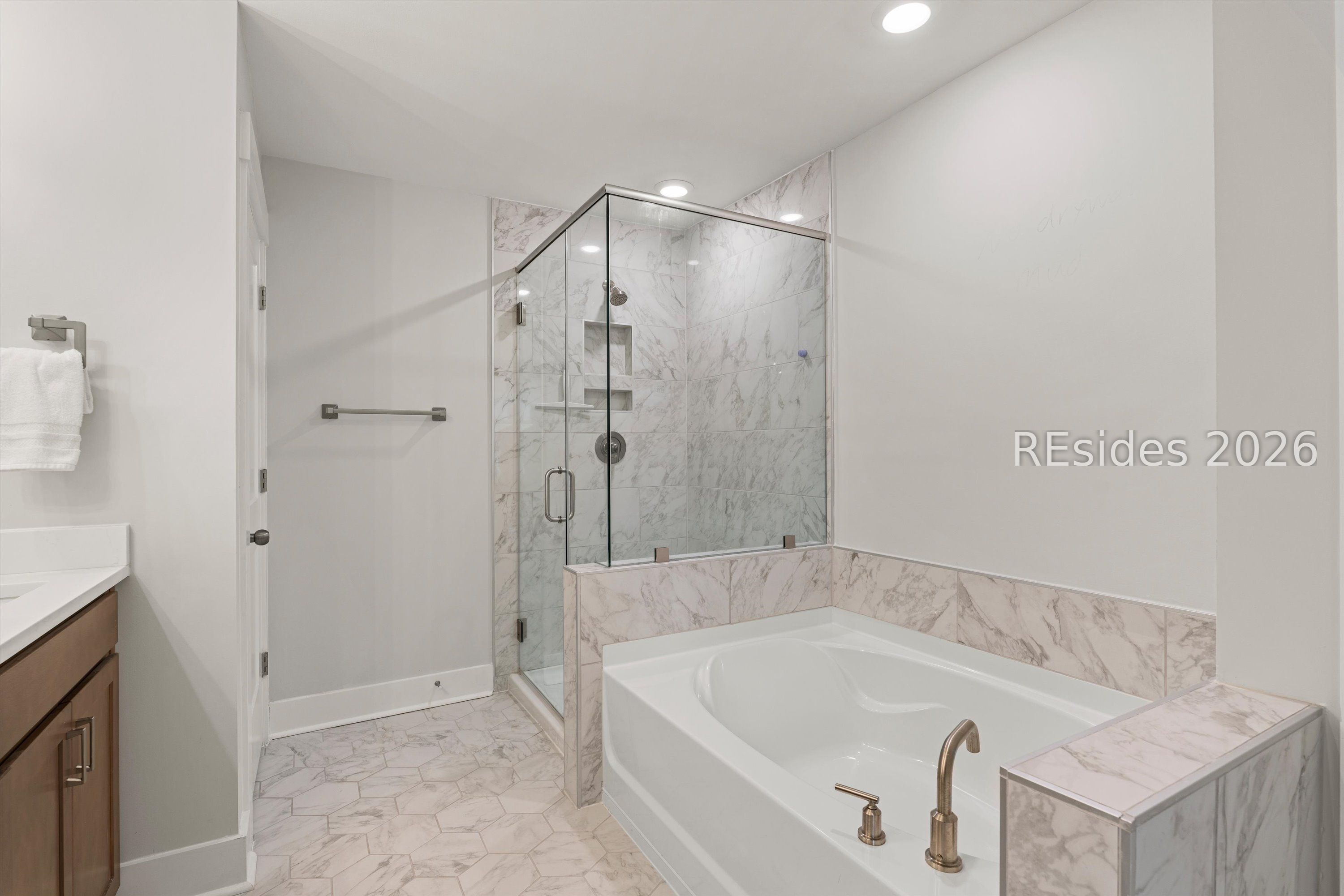 318 Forest Trace Bluffton, SC 29910 - Photo 32 of 59 Spa Like Primary Bath with Soaking Tub