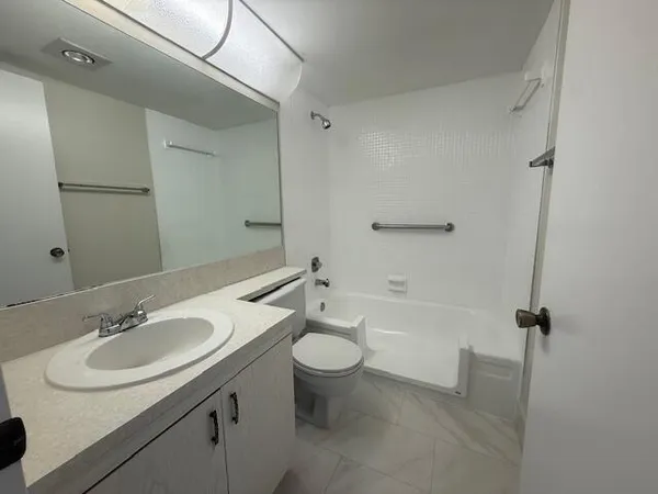 $1,475 | 4078 Exeter, Unit E, Boca Raton, FL 33434
