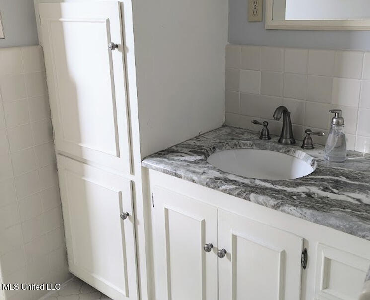 51 West Lake Lee Road Greenville, MS 38701 - Photo 13 of 22 51-W-Lake-Lee-Road-13