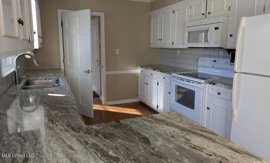 51 West Lake Lee Road Greenville, MS 38701 - Photo 5 of 22 51-W-Lake-Lee-Road-05