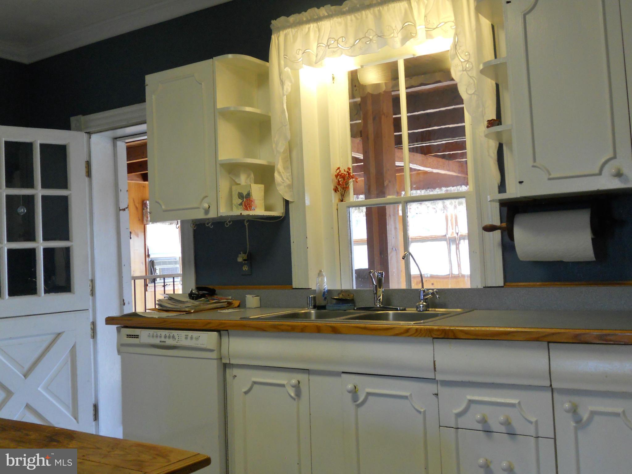 174 Warm Springs Road Winchester, VA 22603 - Photo 5 of 30 Kitchen