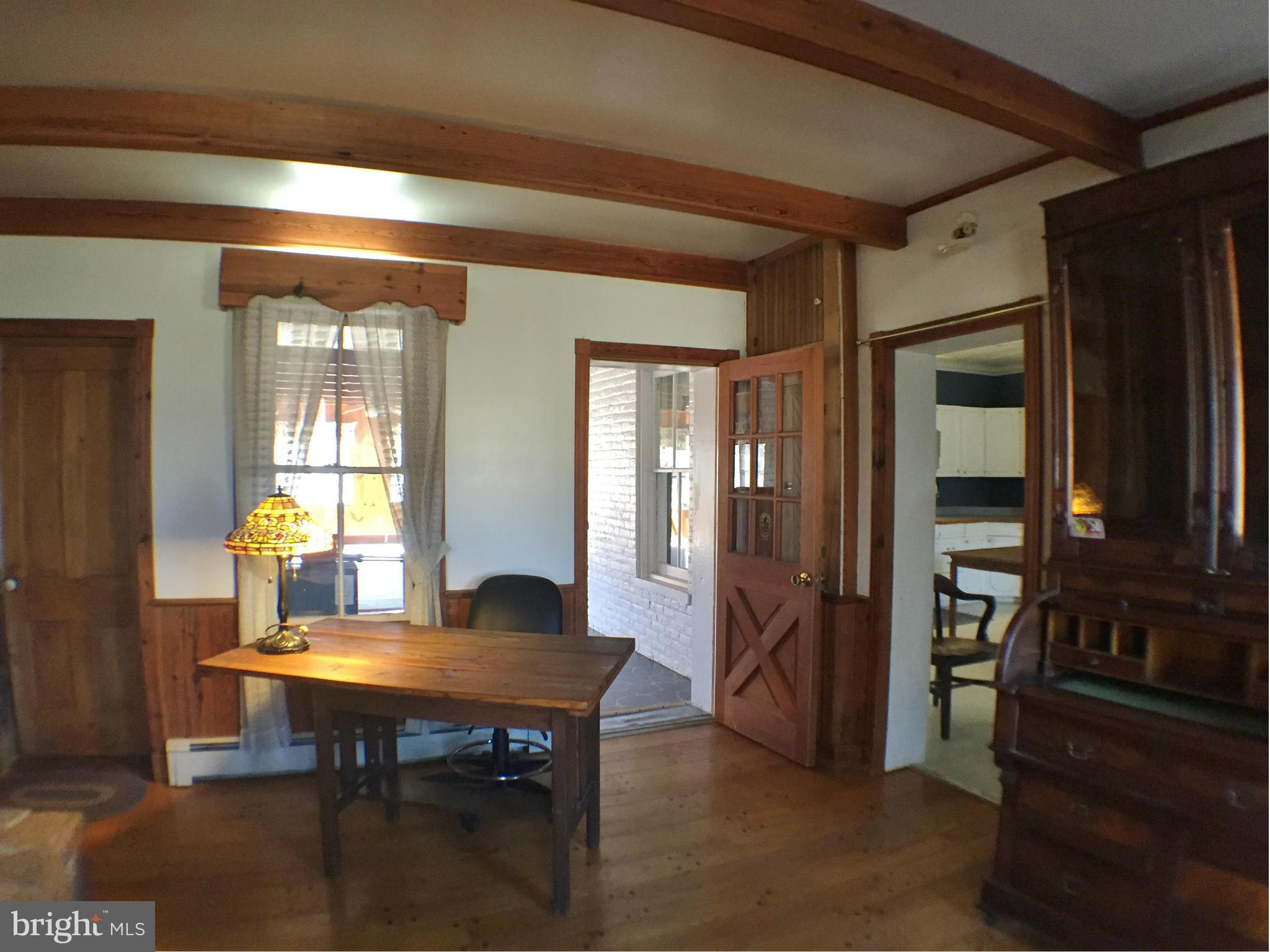 174 Warm Springs Road Winchester, VA 22603 - Photo 9 of 30 Interior (General)