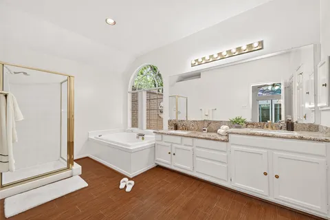 $559,000 | 6 Skyland Place, The Woodlands, TX 77381