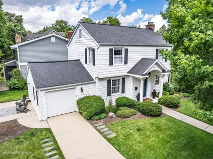 $799,000 | 541 East Hickory Street, Hinsdale, IL 60521