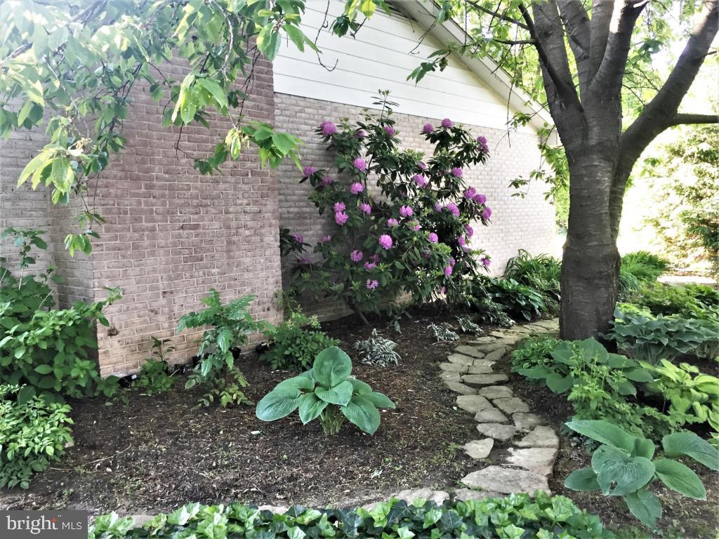 318 East Oregon Road Lititz, PA 17543 - Photo 7 of 38