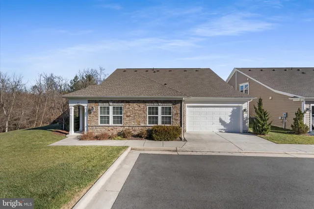 $499,999 | 67 Harpers Mill Way, Lovettsville, VA 20180