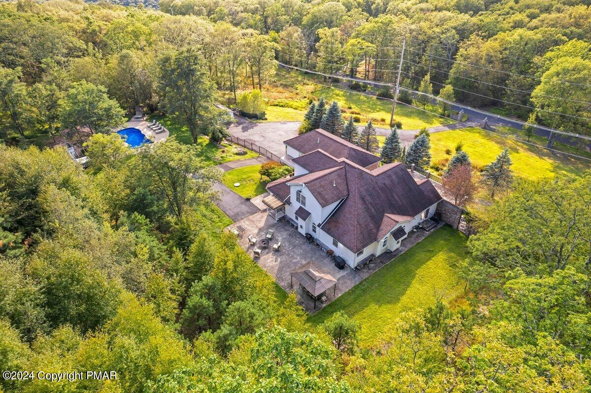 2175 Longview Drive Bushkill, PA 18324 - Photo 40 of 50 a view of a swimming pool with a yard