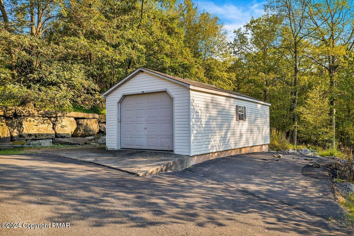 2175 Longview Drive Bushkill, PA 18324 - Photo 43 of 50 a view of outdoor space and yard