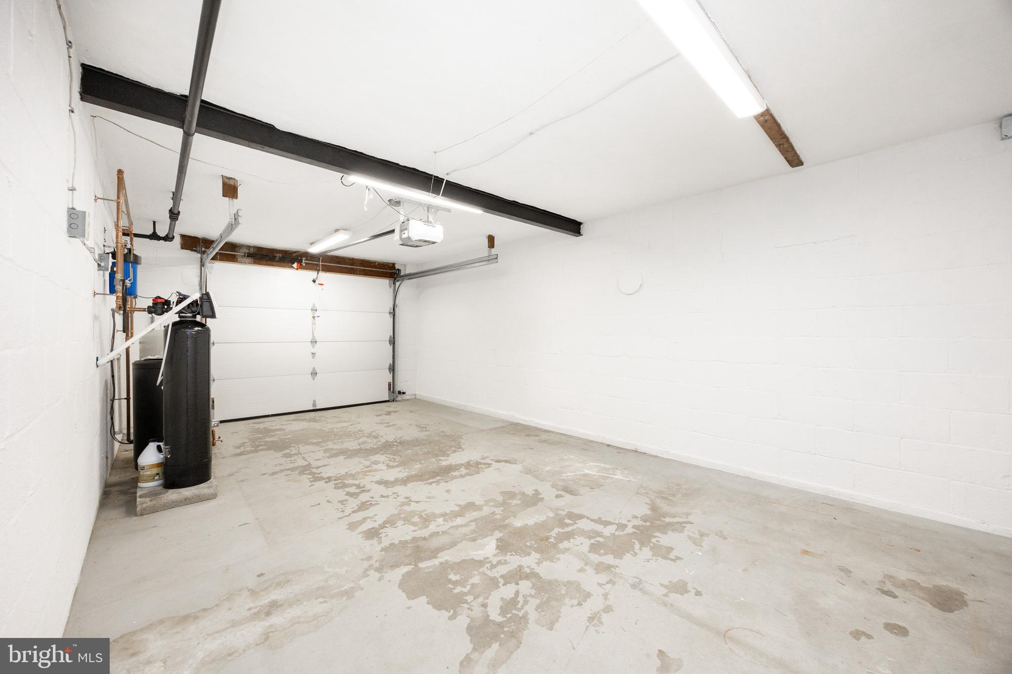 5816 Upper Ridge Road Pennsburg, PA 18073 - Photo 29 of 71 Basement garage