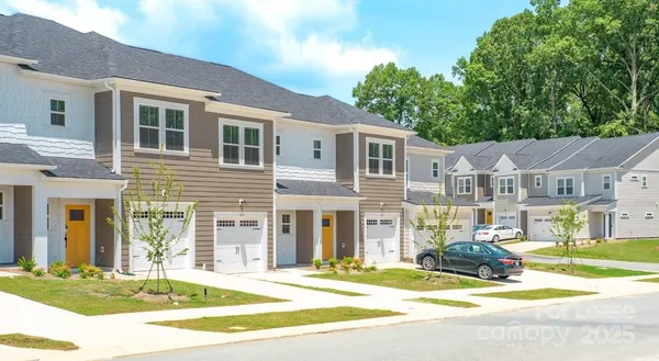 $2,716 | 9100 Bluedale Road, Unit BEECHWOOD, Charlotte, NC 28216