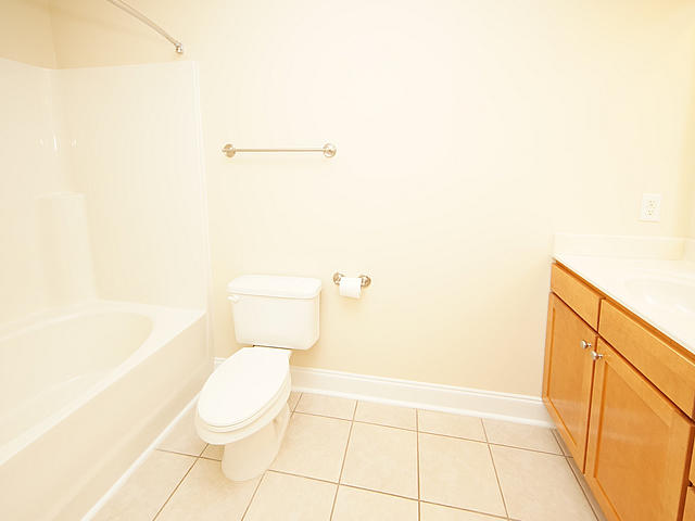 1713 Basildon Road Mount Pleasant, SC 29466 - Photo 14 of 28 Guest Bathroom