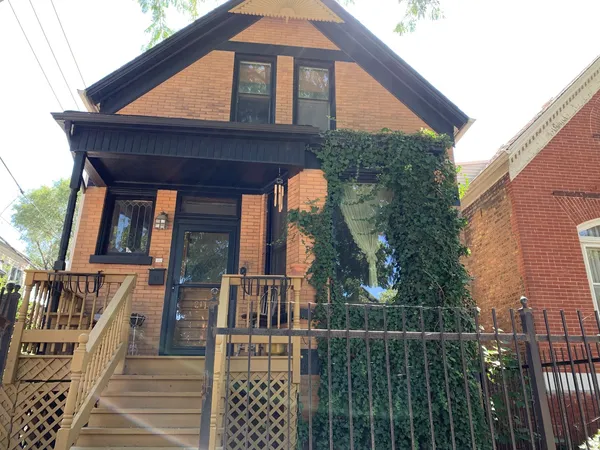 $4,500 | 2113 West Walton Street, Chicago, IL 60622