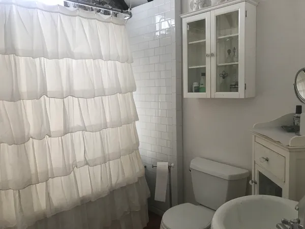 $4,500 | 2113 West Walton Street, Chicago, IL 60622