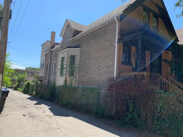 $4,500 | 2113 West Walton Street, Chicago, IL 60622