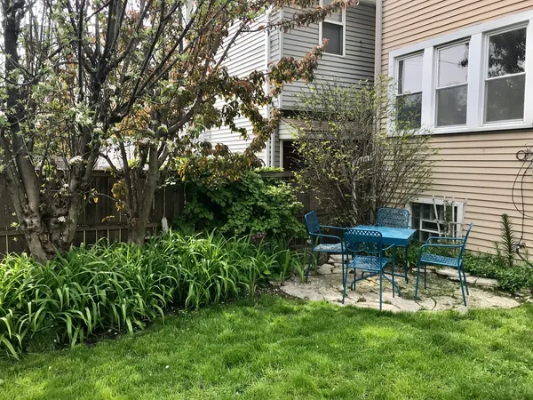$4,500 | 2113 West Walton Street, Chicago, IL 60622