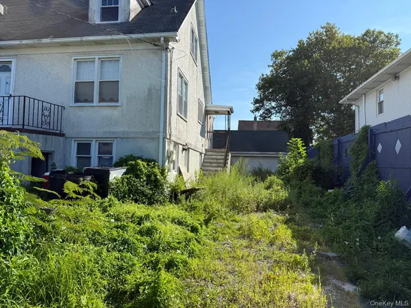 $1,200,000 | 524 Bayview Avenue, Cedarhurst, NY 11516
