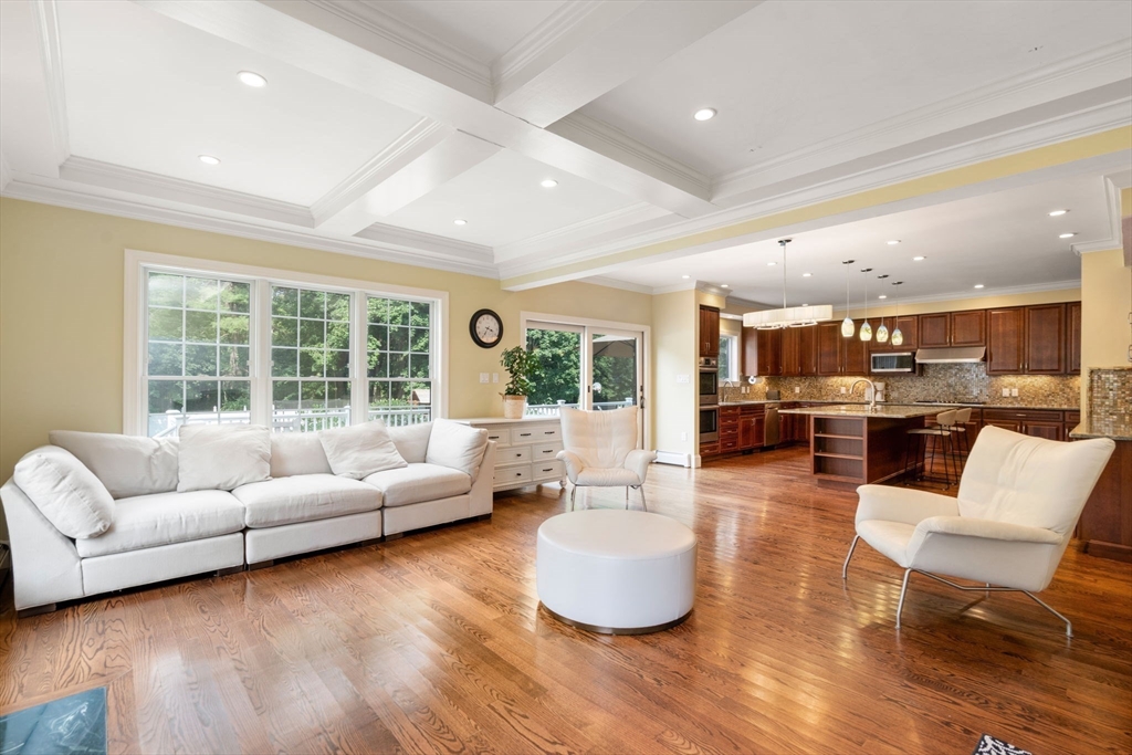 82 Brook Road Weston, MA 02493 - Photo 11 of 39