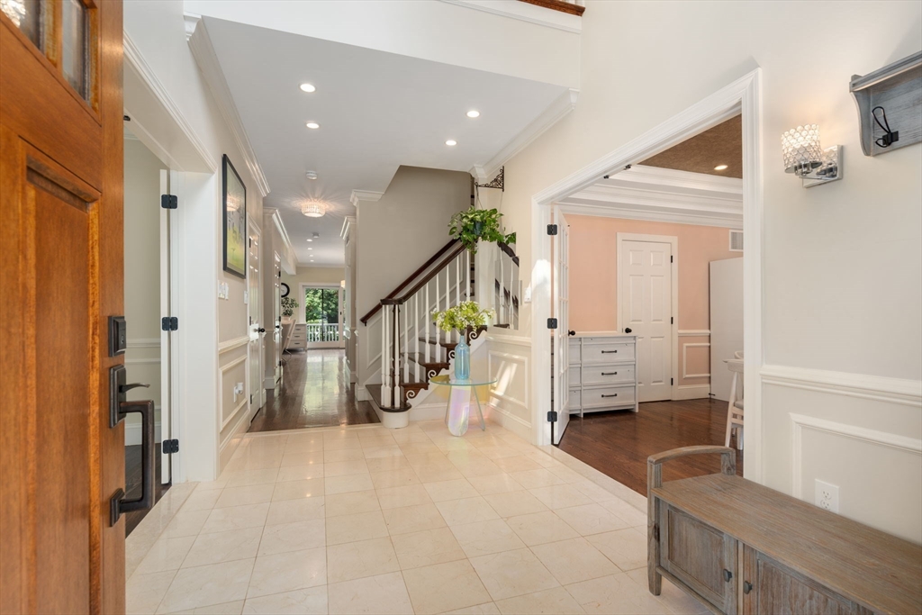 82 Brook Road Weston, MA 02493 - Photo 4 of 39