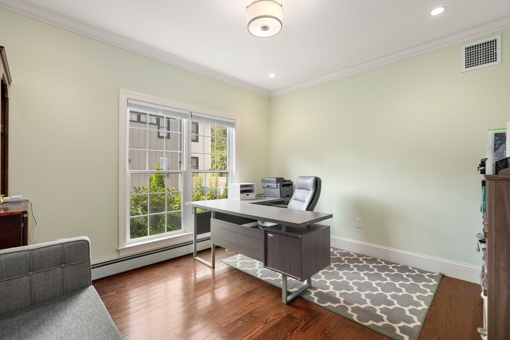 82 Brook Road Weston, MA 02493 - Photo 9 of 39