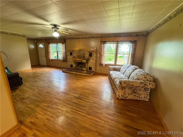 $423,900 | 15794 Hwy D, Versailles, MO 65084