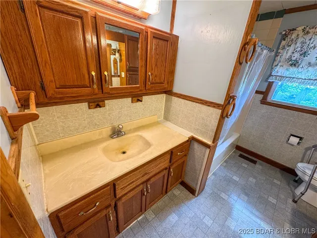 $423,900 | 15794 Hwy D, Versailles, MO 65084