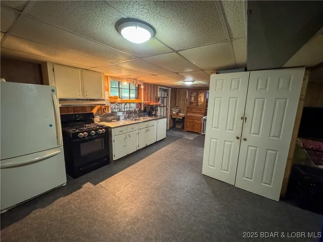 $423,900 | 15794 Hwy D, Versailles, MO 65084